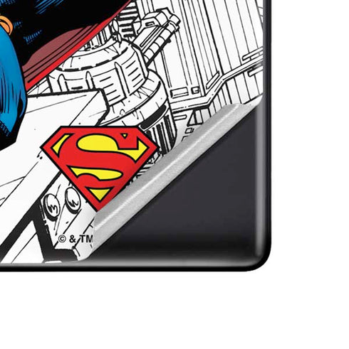 DC Comics Superman Super Speed Flying Over City Google Pixel 6 Pro Skin